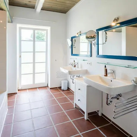 Reet-residenz - Landgut - Und Beachbar Feriehus *